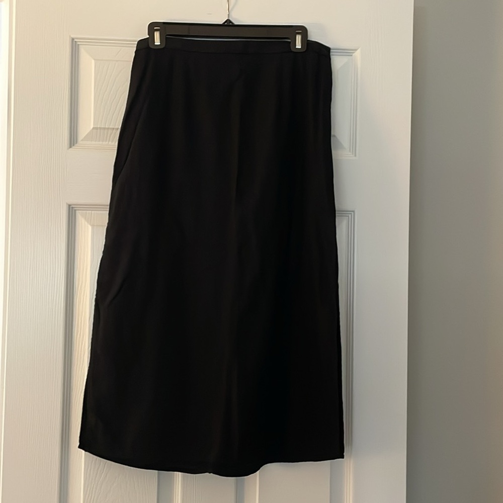 Mid-Rise Linen-Blend Midi Skirt - worn once - Picture 4 of 5